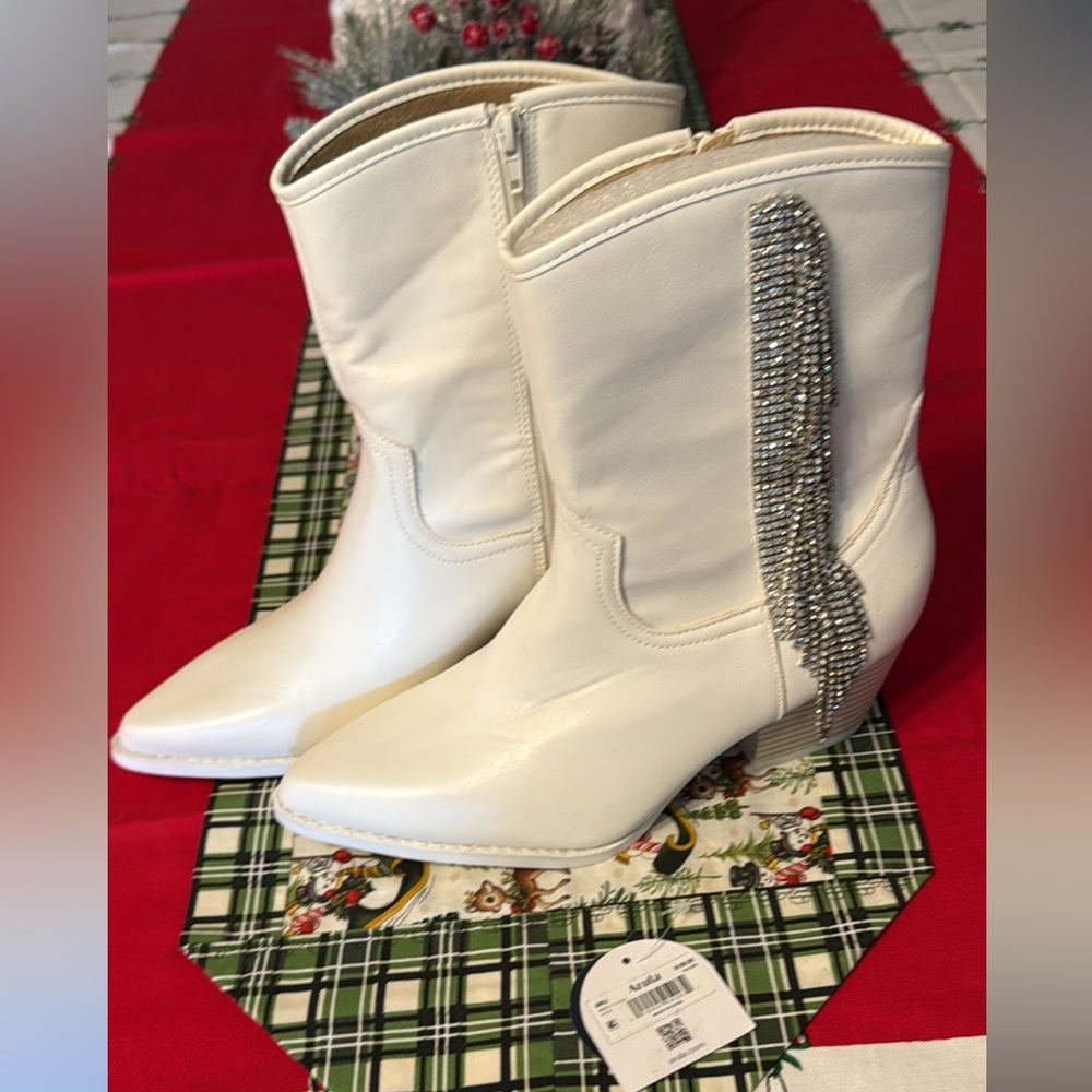 ARULA White Ankle Boots with Silver Accents